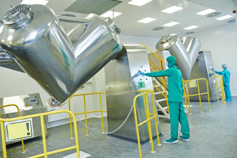 Misturador industrial para líquidos: como escolher o ideal para sua produção